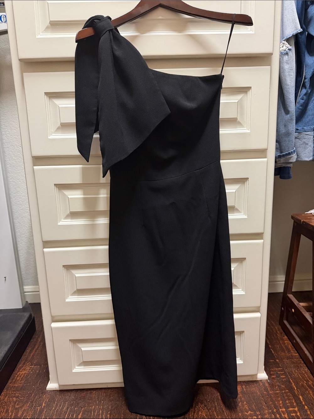Dress the Population Black One-Shoulder Bow Midi Dress
